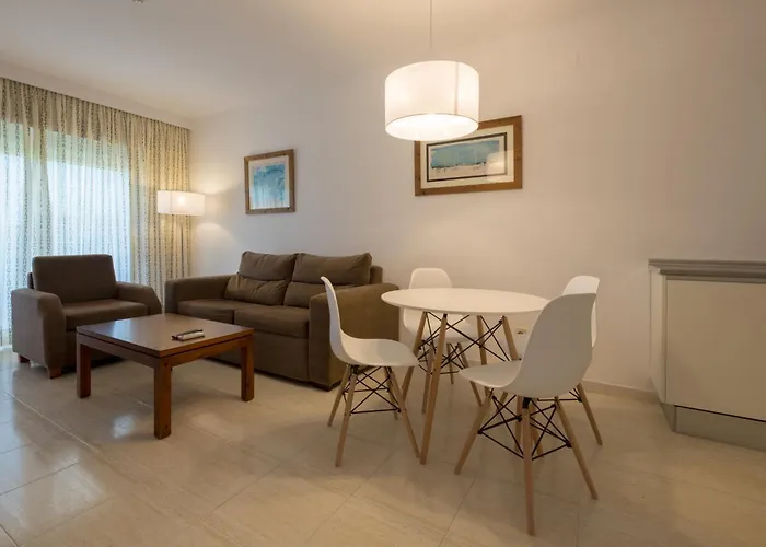 Ξενοδοχείο με διαμερίσματα Dunas 4*